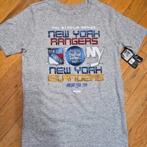 New York Rangers New York Islanders 2014 Stadium Tour Youth T-Shirt 14/16 New